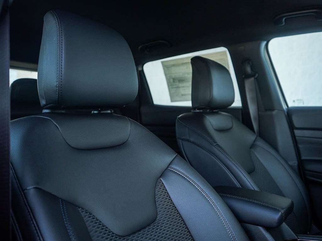 New 2026 Jeep Compass Latitude AWD/4WD image 12