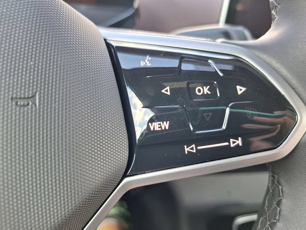 New 2025 Volkswagen ID.4 Pro AWD/4WD image 14
