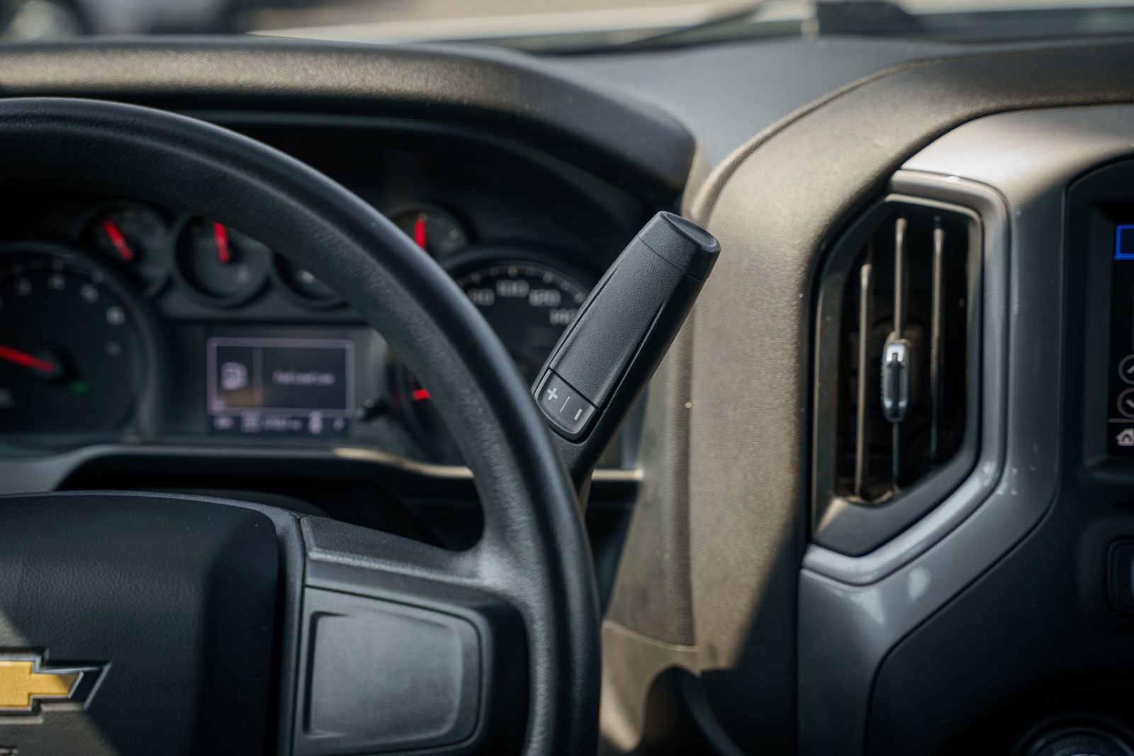 Used 2022 Chevrolet Silverado 1500 Custom AWD/4WD image 30