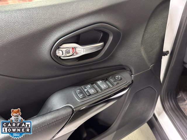 Certified 2021 Jeep Cherokee Latitude Plus AWD/4WD image 17