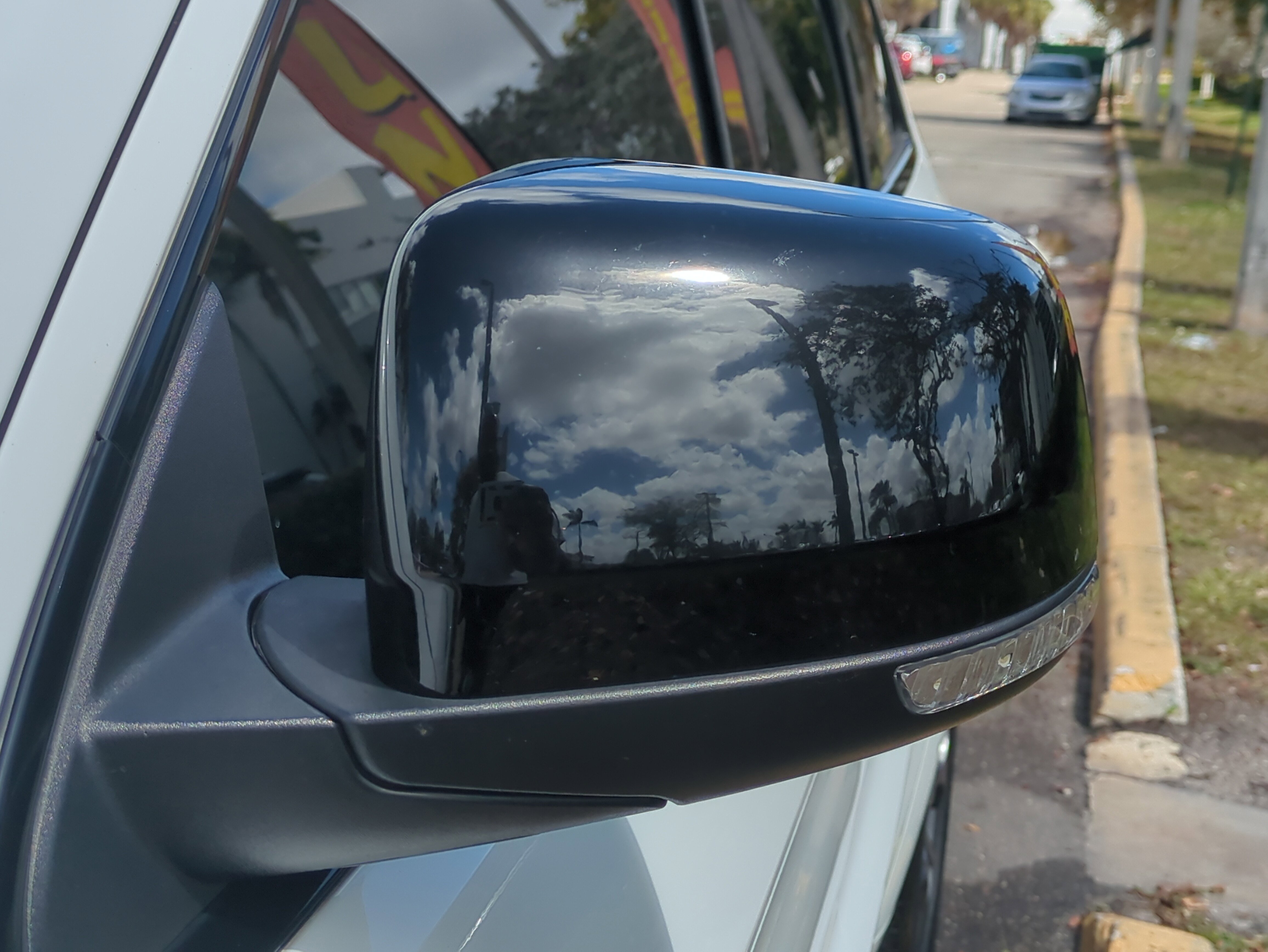 Used 2019 Jeep Grand Cherokee Limited X image 12