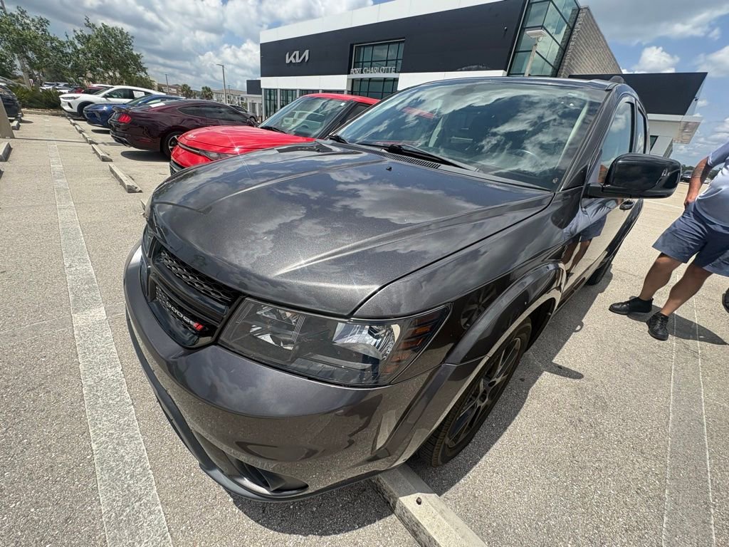 Used 2019 Dodge Journey SE w/ Premium Group FWD image 3