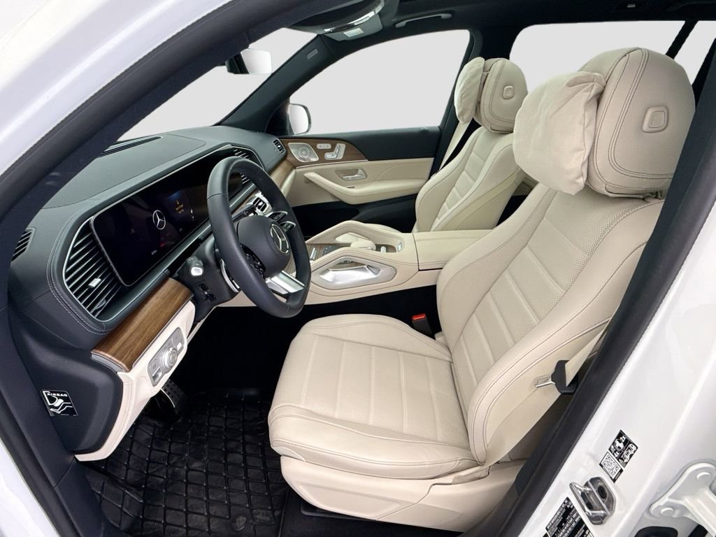 Used 2025 Mercedes-Benz GLS 580 4MATIC image 18