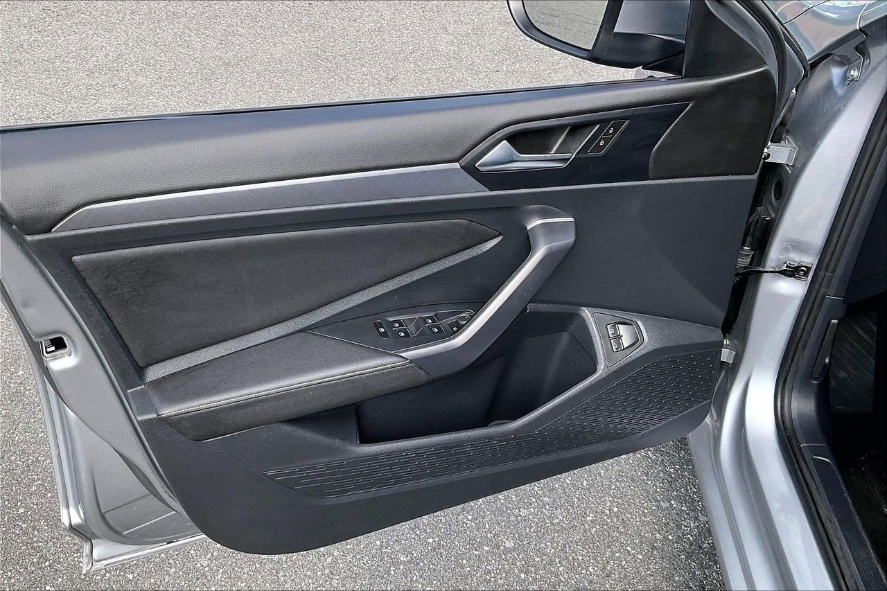 Used 2024 Volkswagen Jetta SE image 26