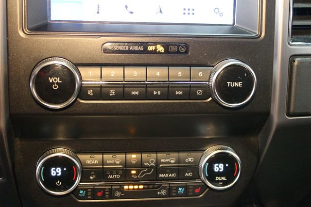 Used 2019 Ford Expedition Platinum image 32