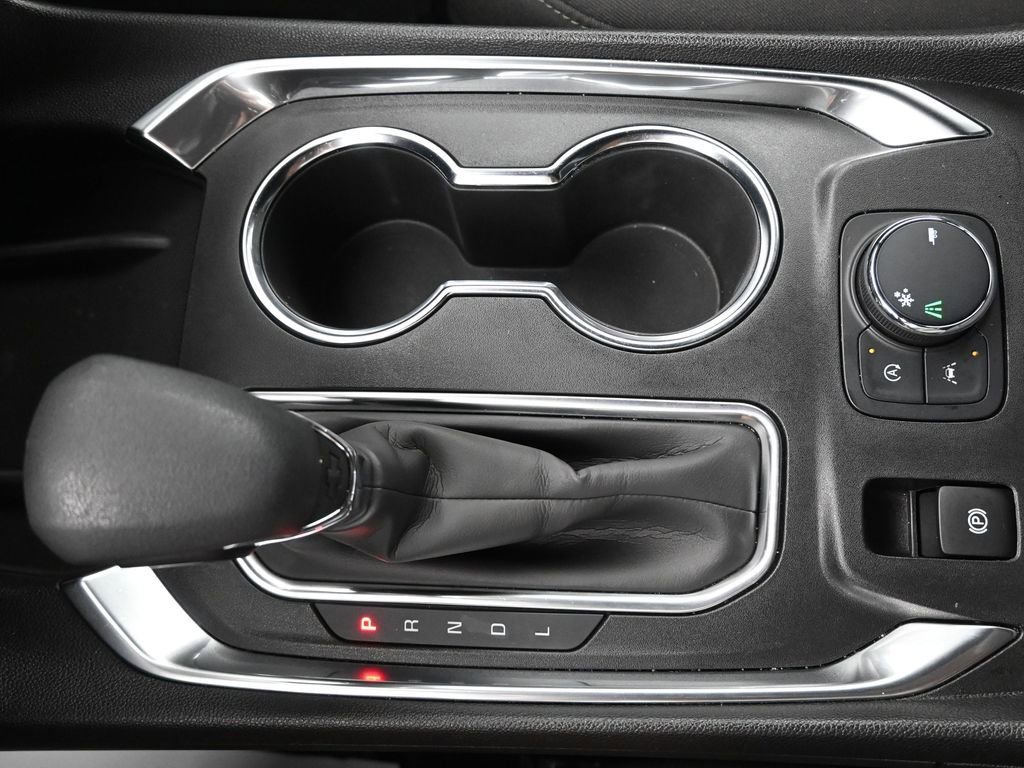 Used 2023 Chevrolet Traverse LT image 38