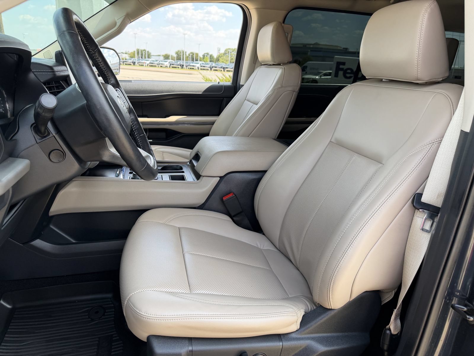 Used 2022 Ford Expedition XLT RWD image 27