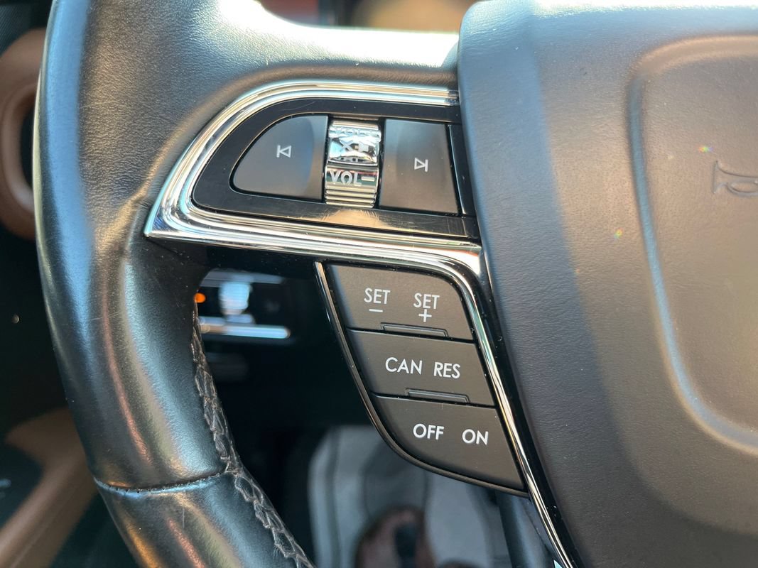 Used 2022 Lincoln Nautilus Reserve AWD/4WD image 17