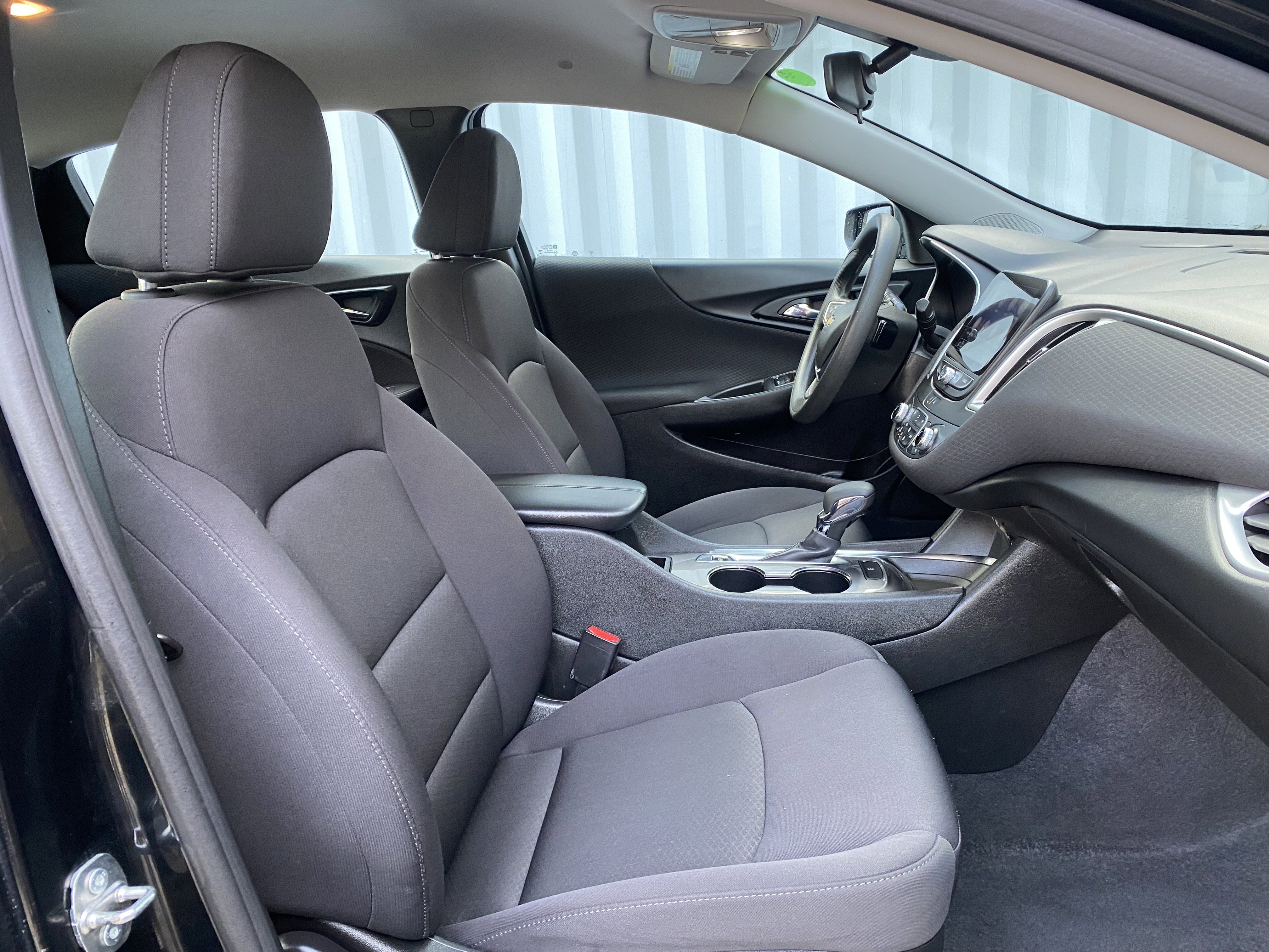 Used 2023 Chevrolet Malibu LT image 32