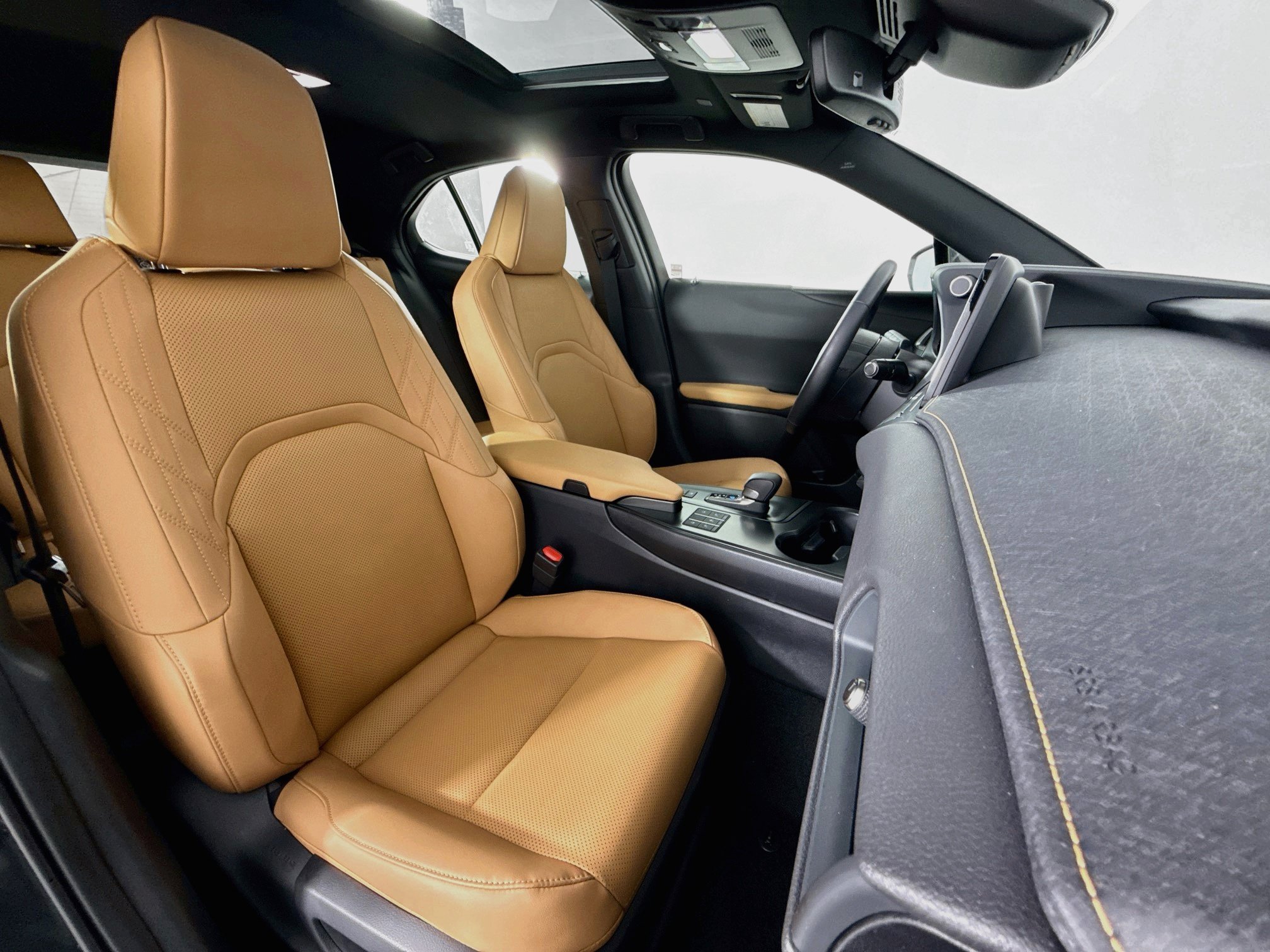 Certified 2026 Lexus UX 300h AWD w/ Accessory Package (2T) image 26