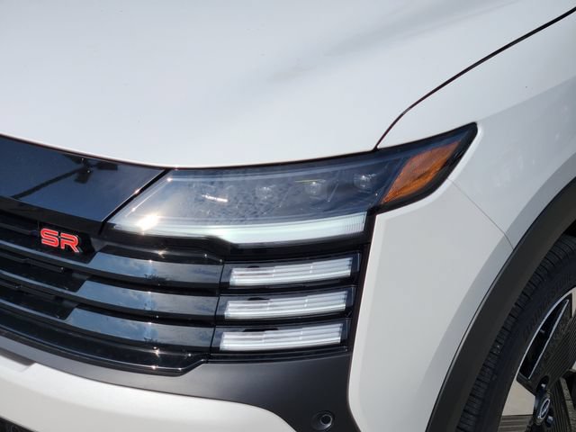 New 2025 Nissan Kicks SR w/ Illumination Package FWD image 7