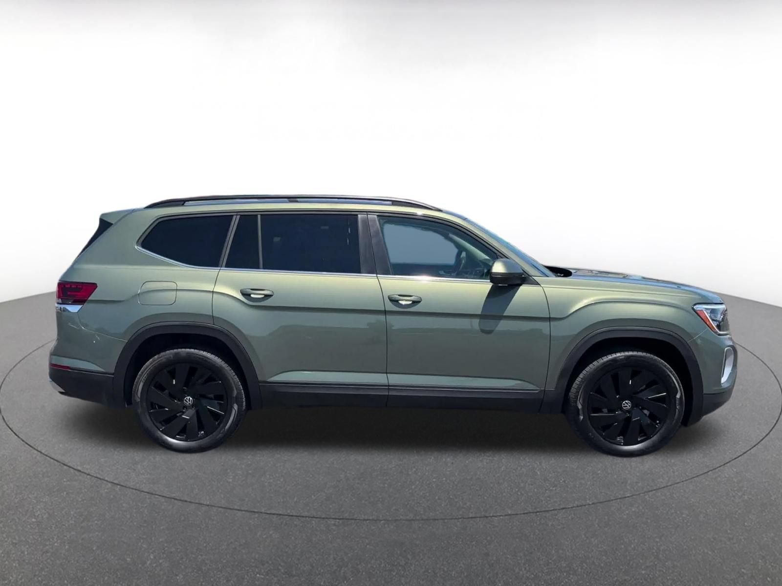 Used 2026 Volkswagen Atlas SE FWD image 15