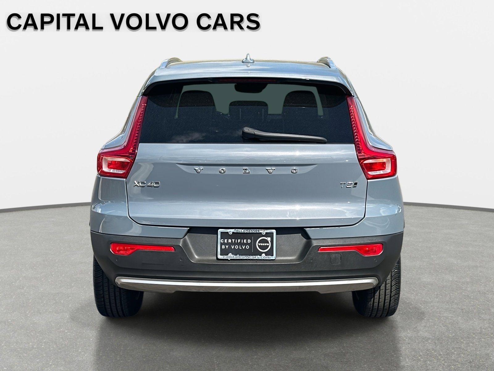 Used 2021 Volvo XC40 T5 Momentum image 6