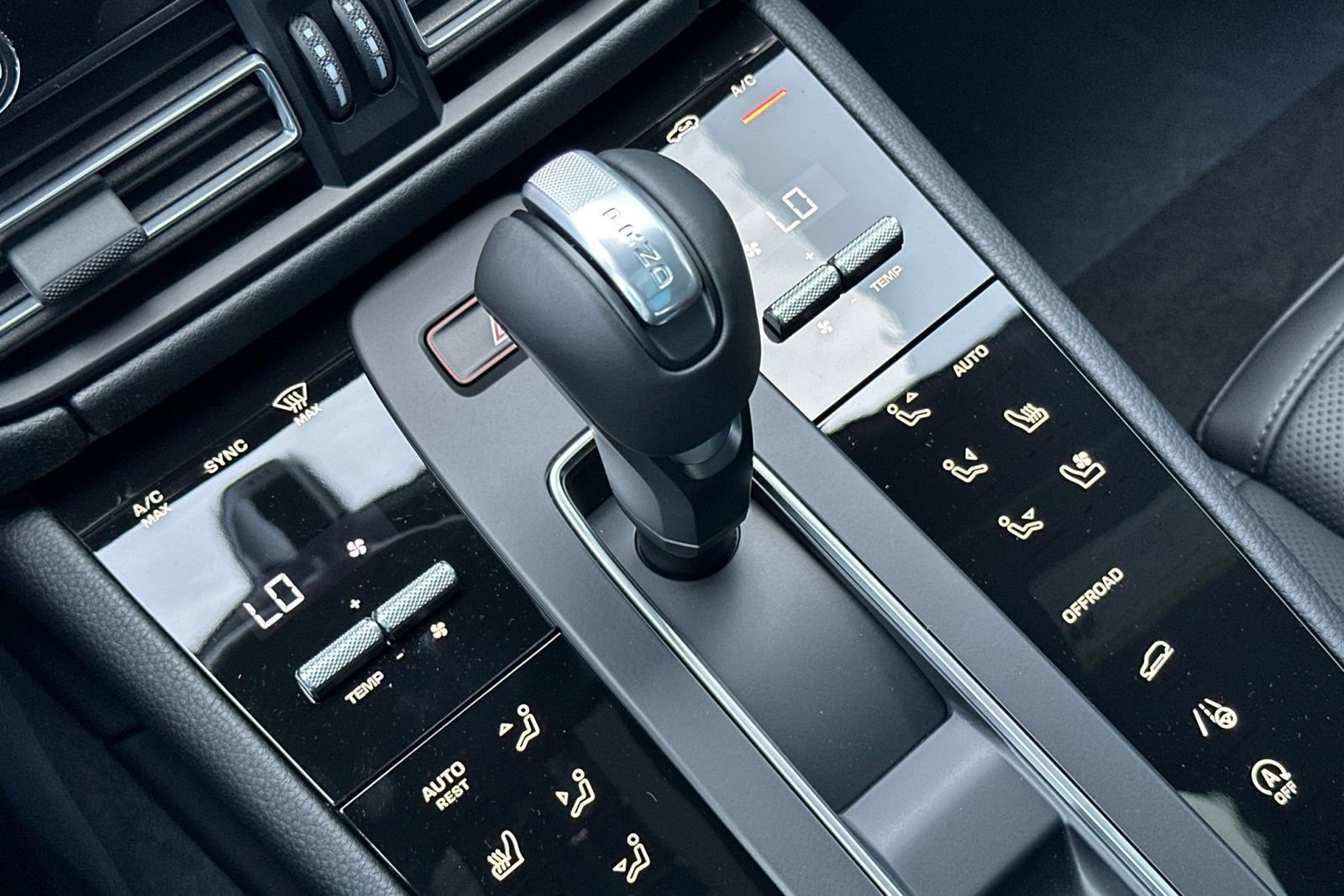 New 2026 Porsche Macan AWD/4WD image 28