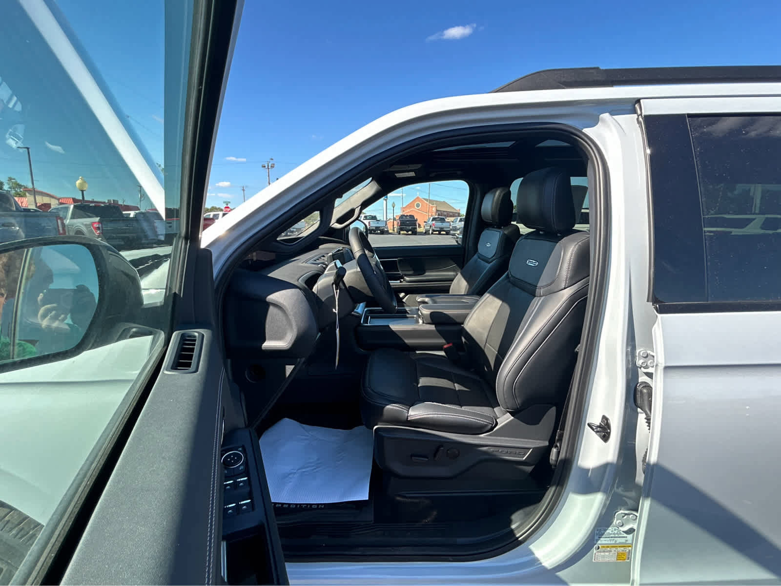 New 2025 Ford Expedition Max Platinum w/ Stealth Performance Package image 23