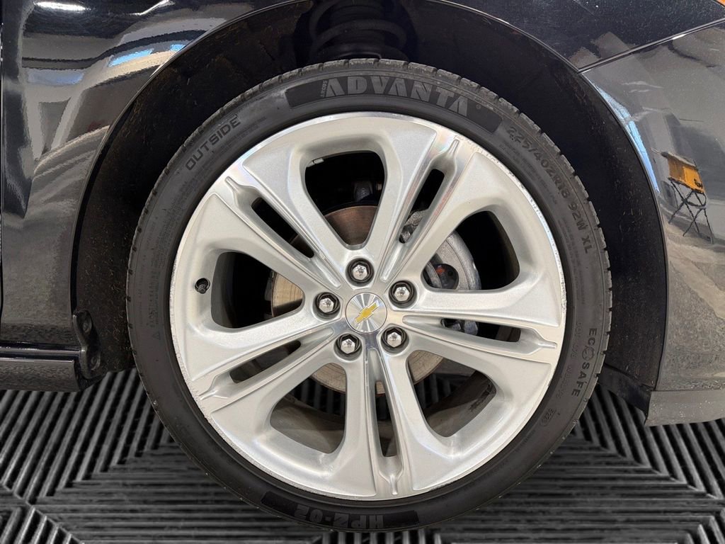 Used 2017 Chevrolet Cruze Premier FWD image 11
