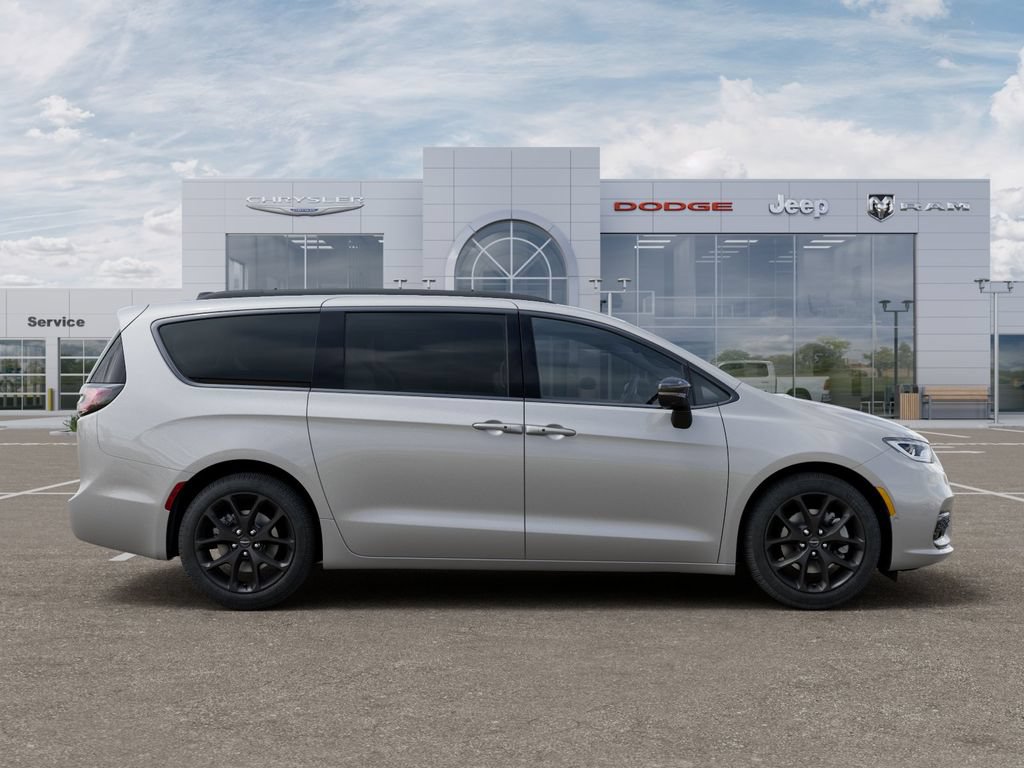 New 2026 Chrysler Pacifica Limited w/ S Appearance Package AWD/4WD image 21