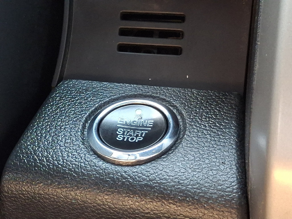 Used 2019 Ford F150 Lariat w/ Equipment Group 502A Luxury AWD/4WD image 24