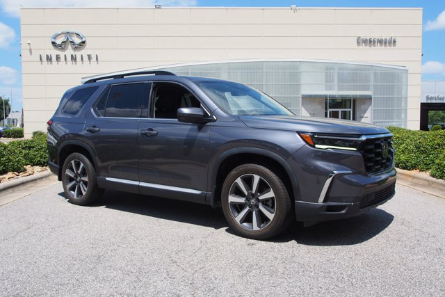 Used 2024 Honda Pilot Touring image 1