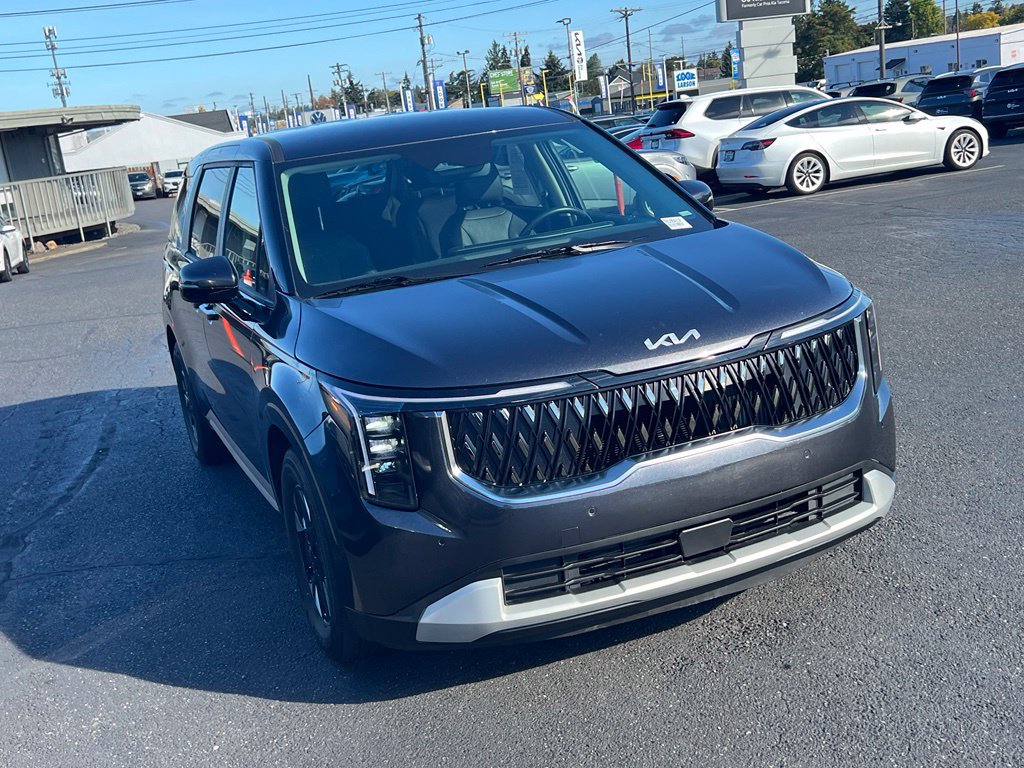 Certified 2026 Kia Carnival LXS FWD image 5
