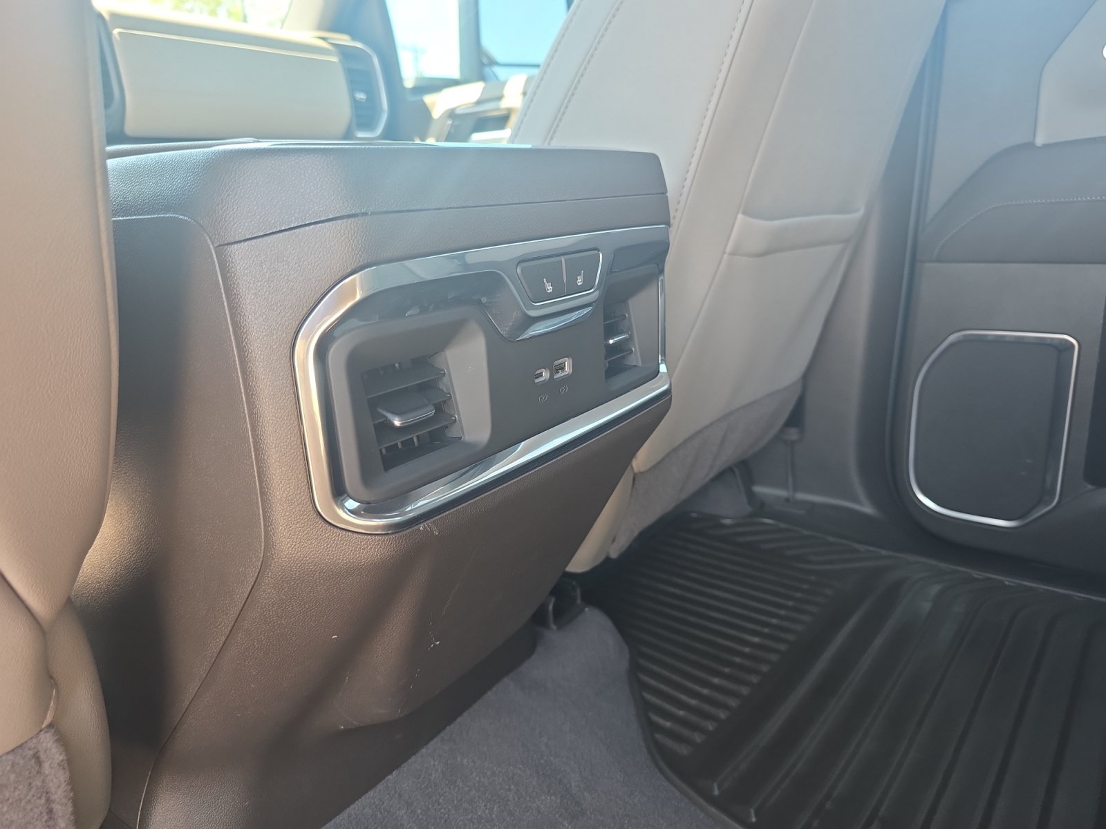 Used 2024 Chevrolet Silverado 2500 LTZ w/ LTZ Convenience Package AWD/4WD image 32