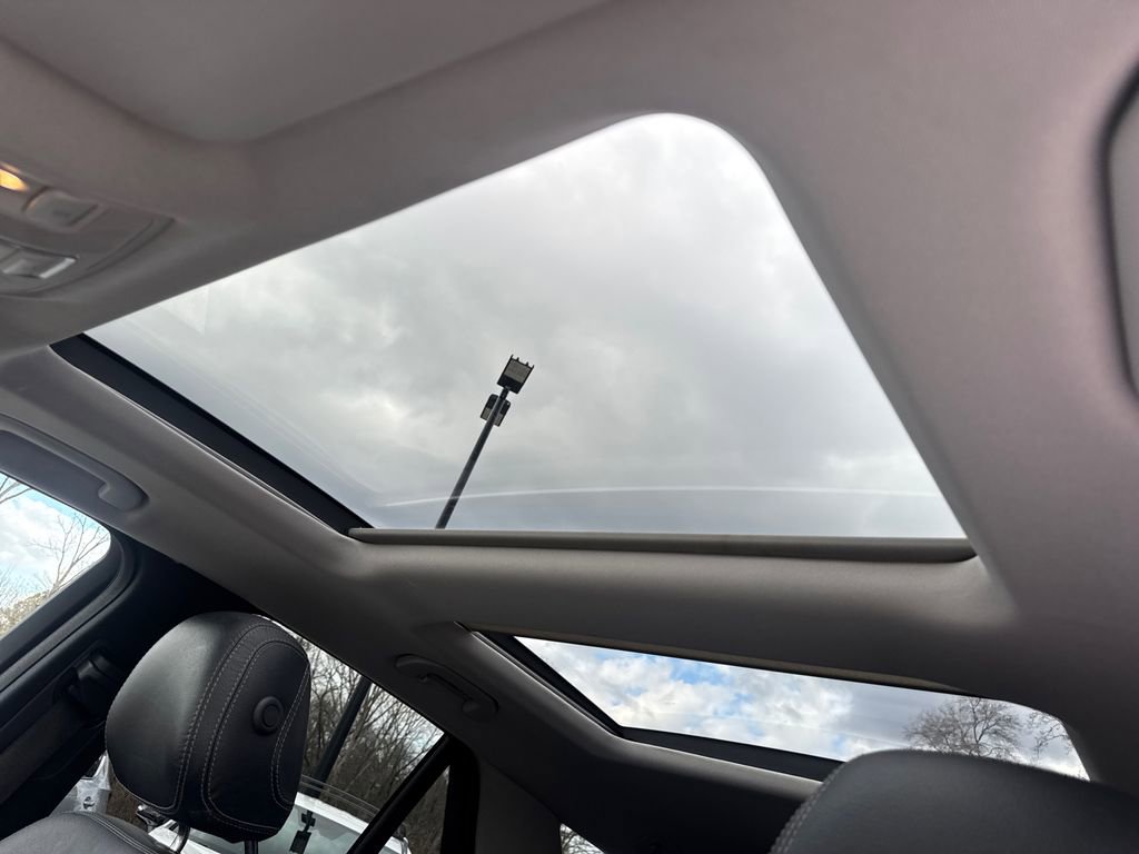 Used 2015 Mercedes-Benz ML 400 4MATIC image 32