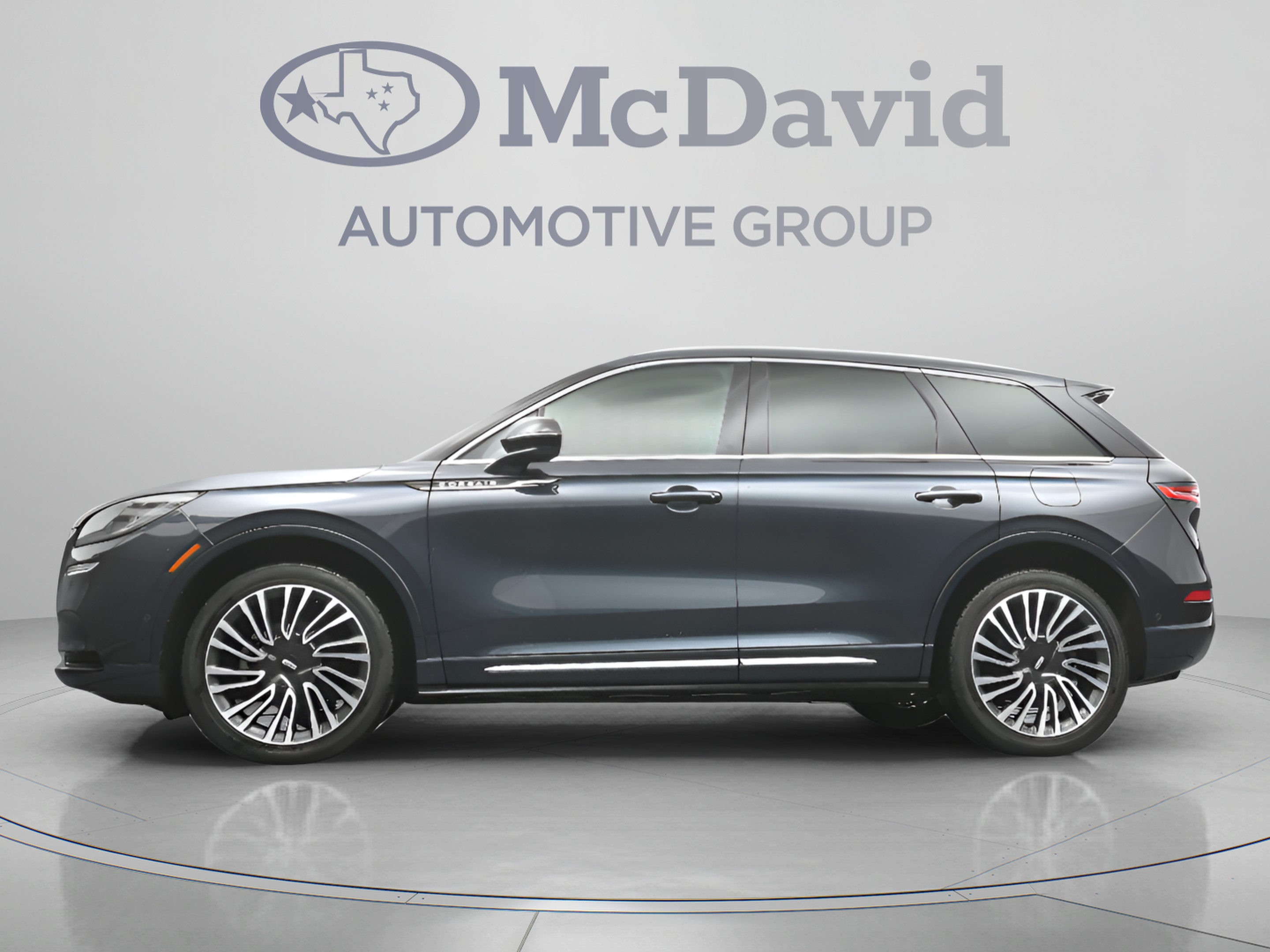 Used 2022 Lincoln Corsair Reserve w/ Equipment Group 201A AWD/4WD image 2