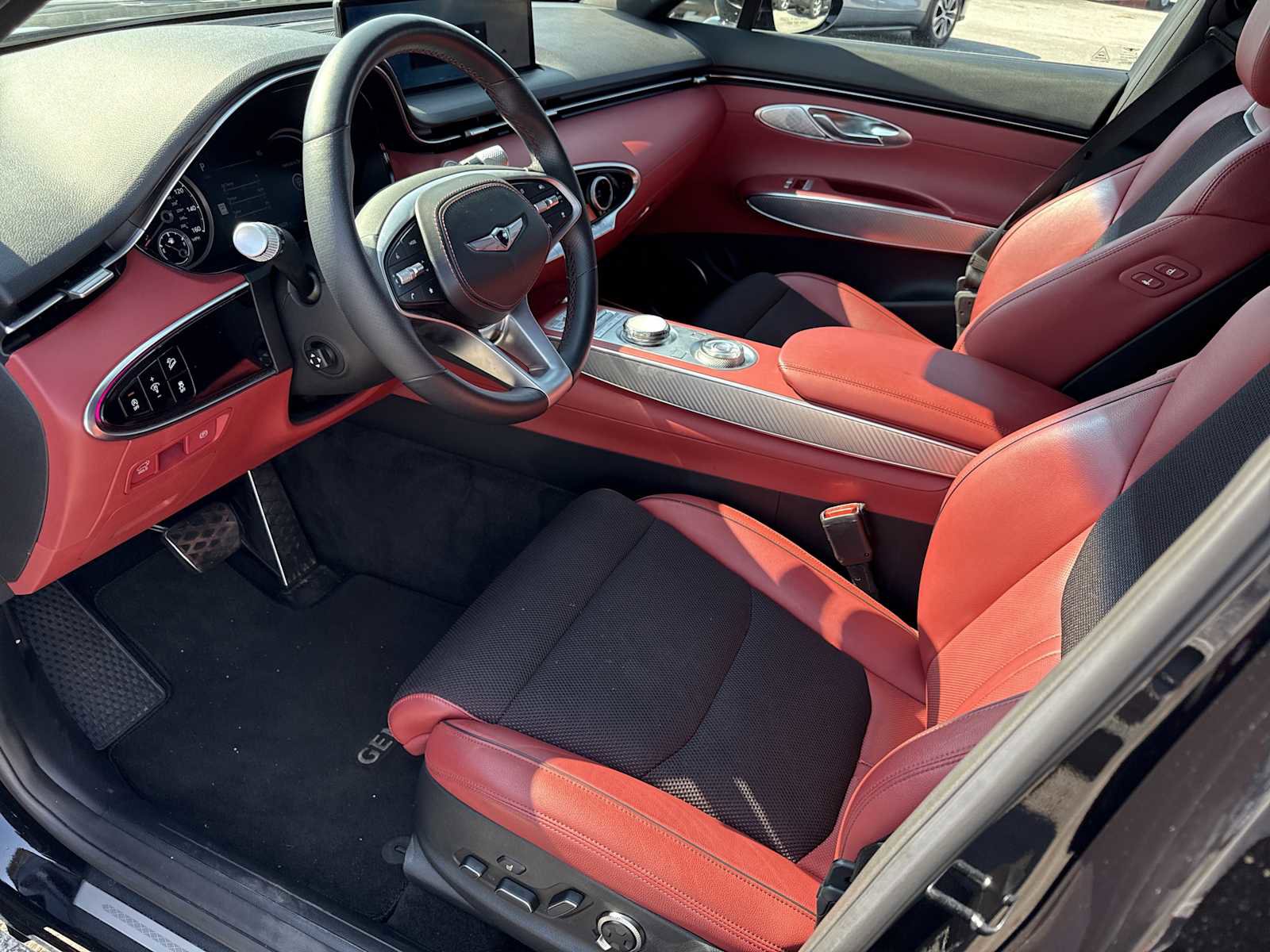 Used 2024 Genesis GV70 3.5T Sport image 8