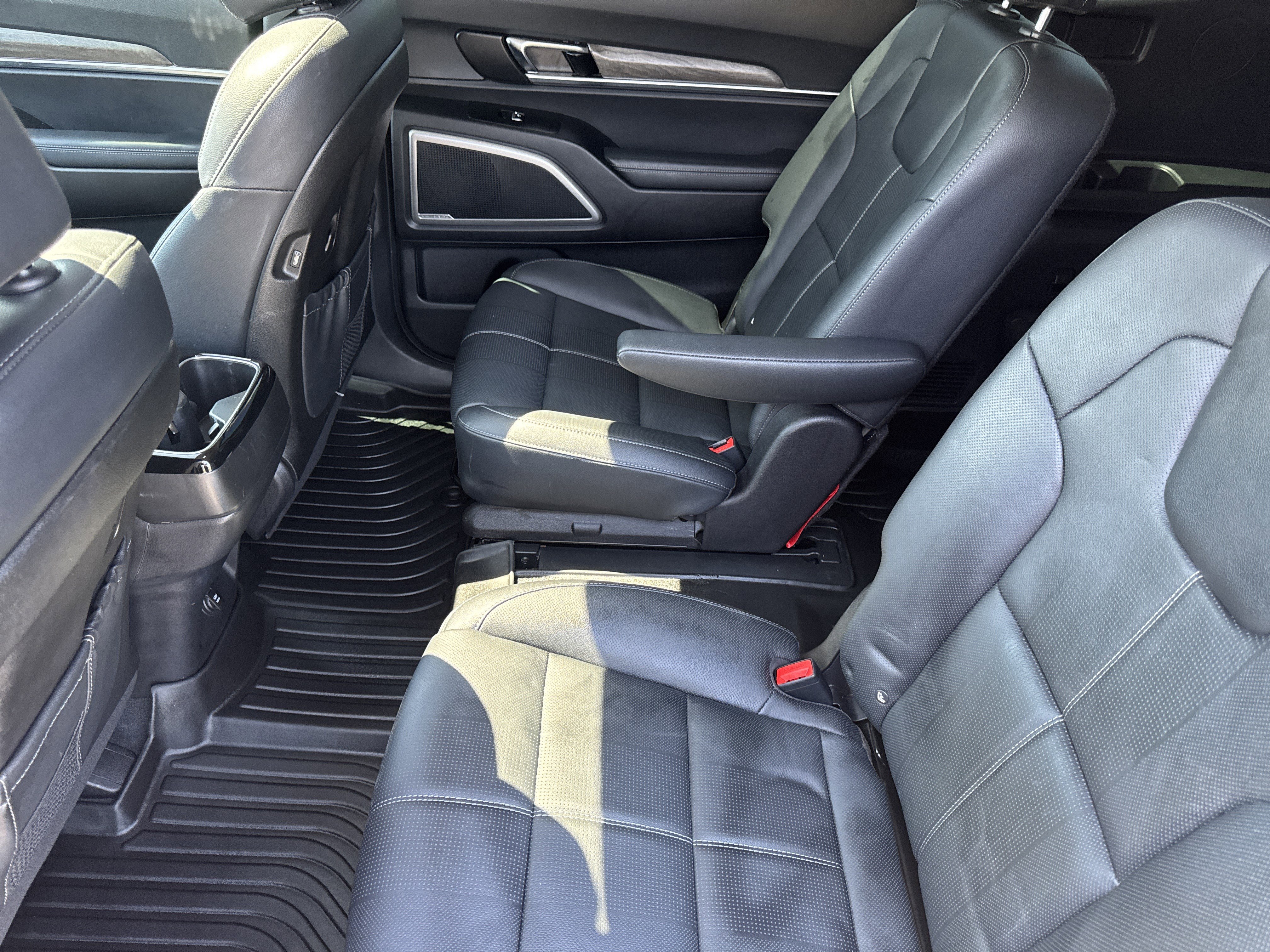 Used 2022 Kia Telluride EX w/ EX Premium Package AWD/4WD image 27