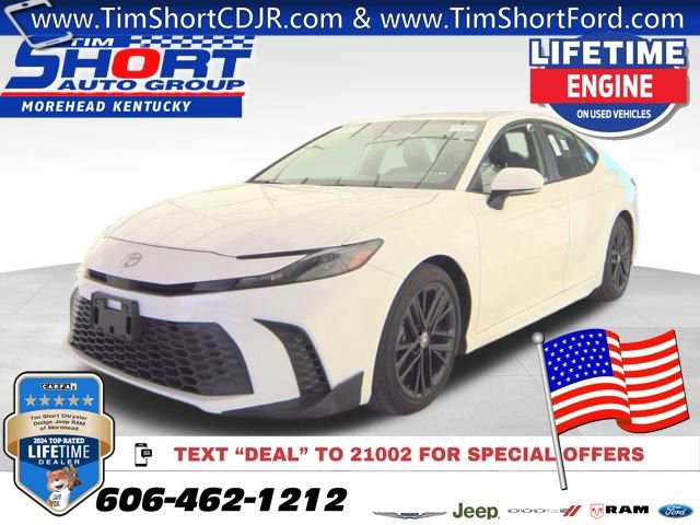 Used 2025 Toyota Camry SE FWD image 1