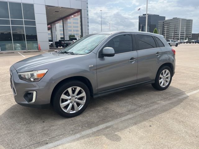 Used 2015 Mitsubishi Outlander Sport SE FWD image 1