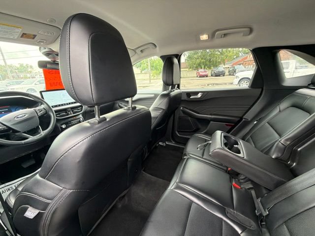 Certified 2025 Ford Escape Platinum AWD/4WD image 18