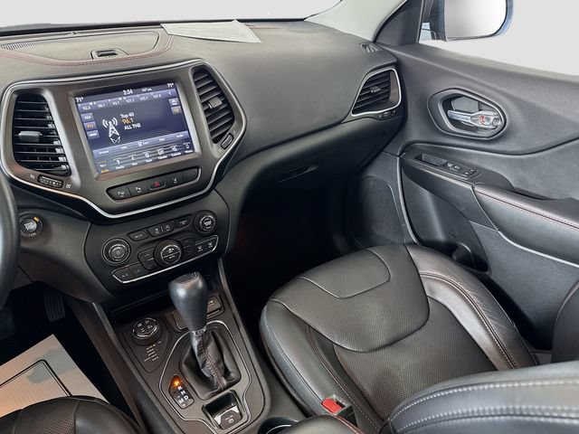Used 2019 Jeep Cherokee Trailhawk AWD/4WD image 24