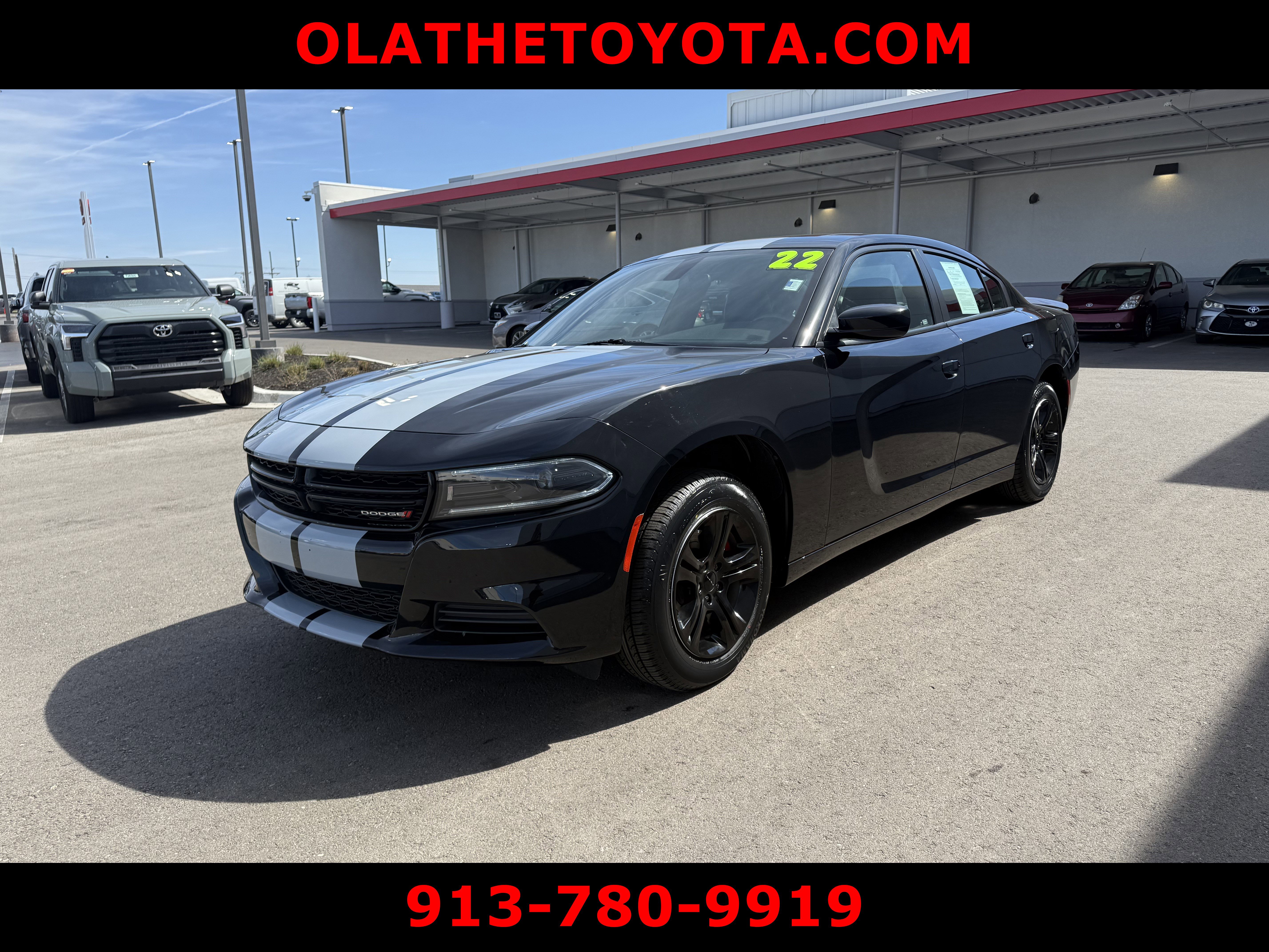 Used 2022 Dodge Charger SXT w/ Leather Interior Group image 2