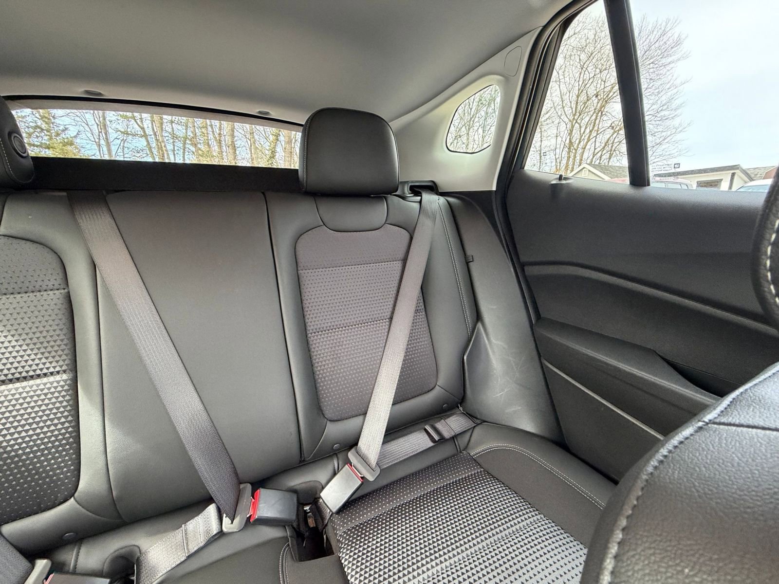 Used 2025 Chevrolet Trax LT image 35