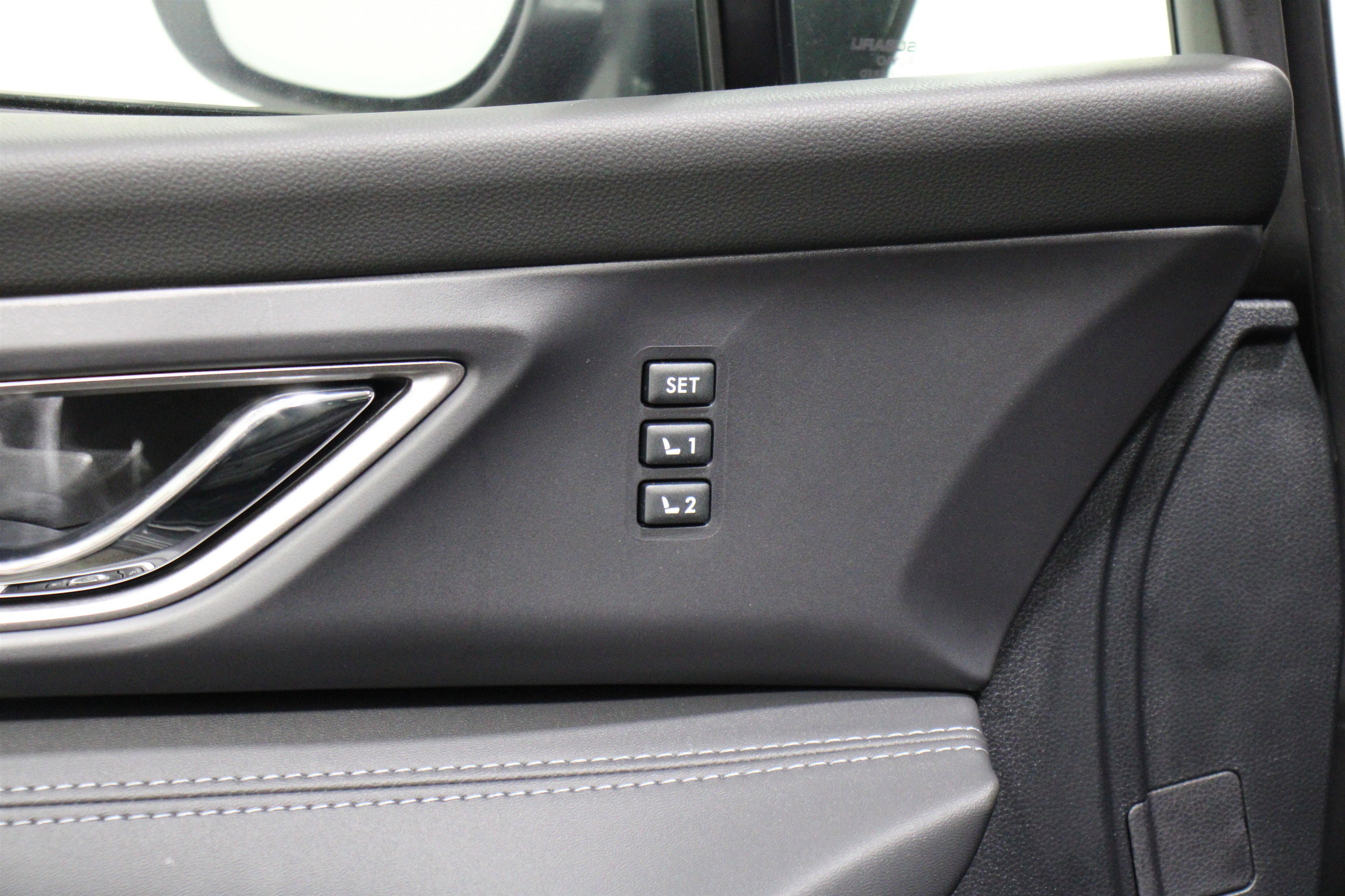 New 2025 Subaru Ascent Limited image 6