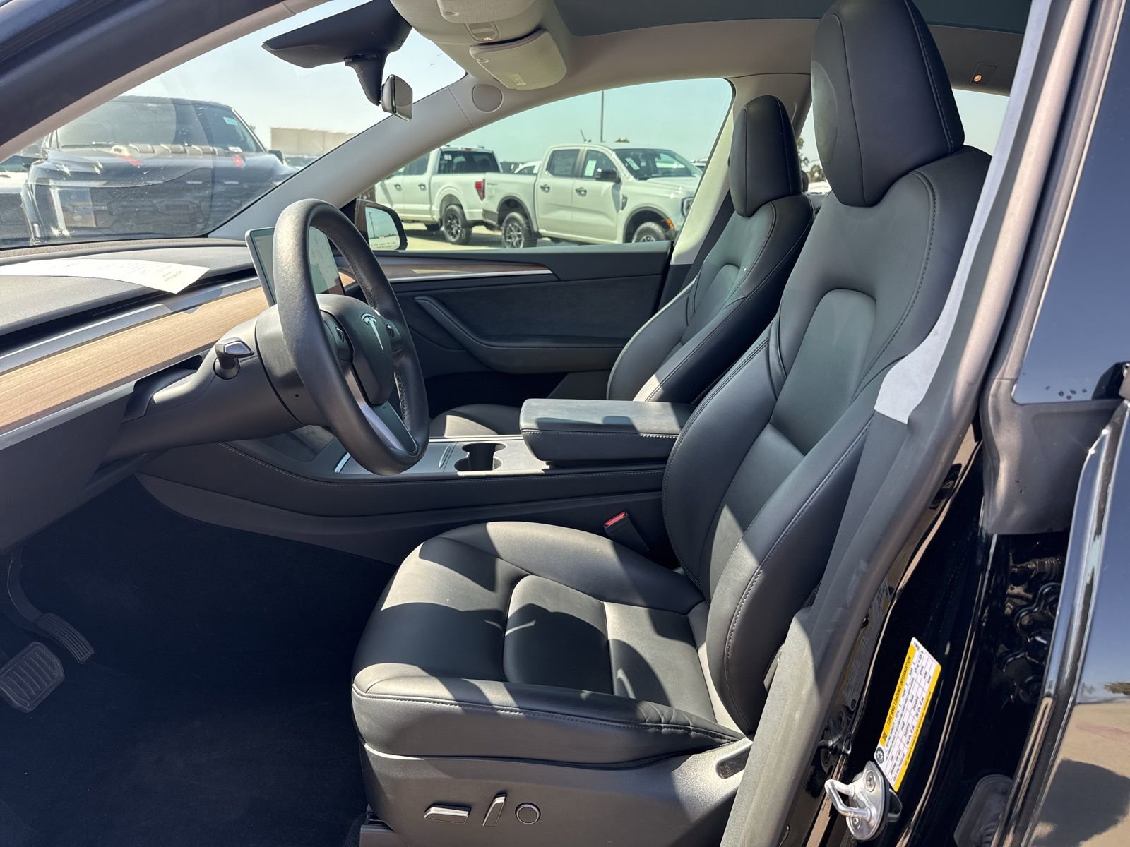 Used 2023 Tesla Model Y AWD image 5