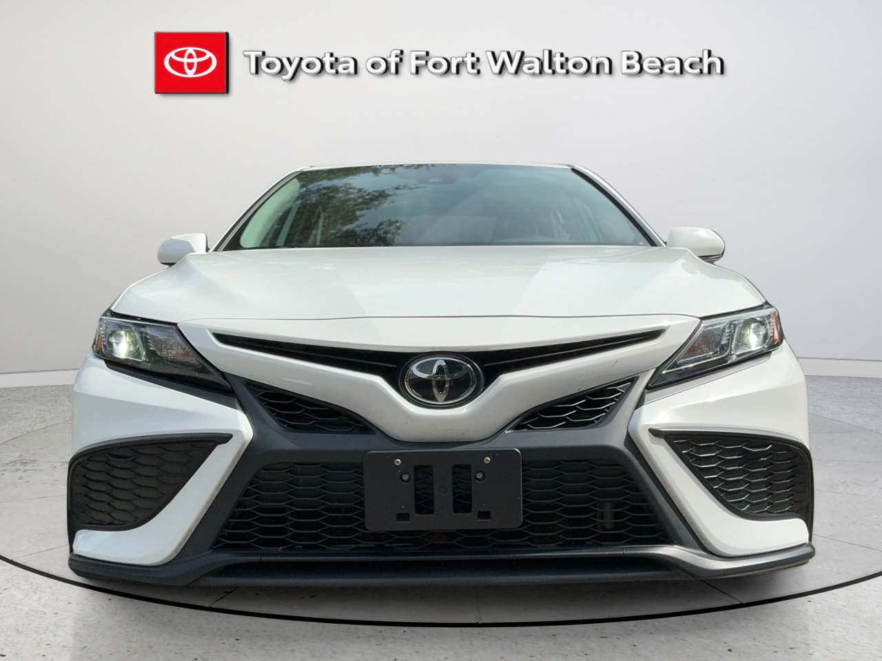 Used 2023 Toyota Camry SE AWD/4WD image 2