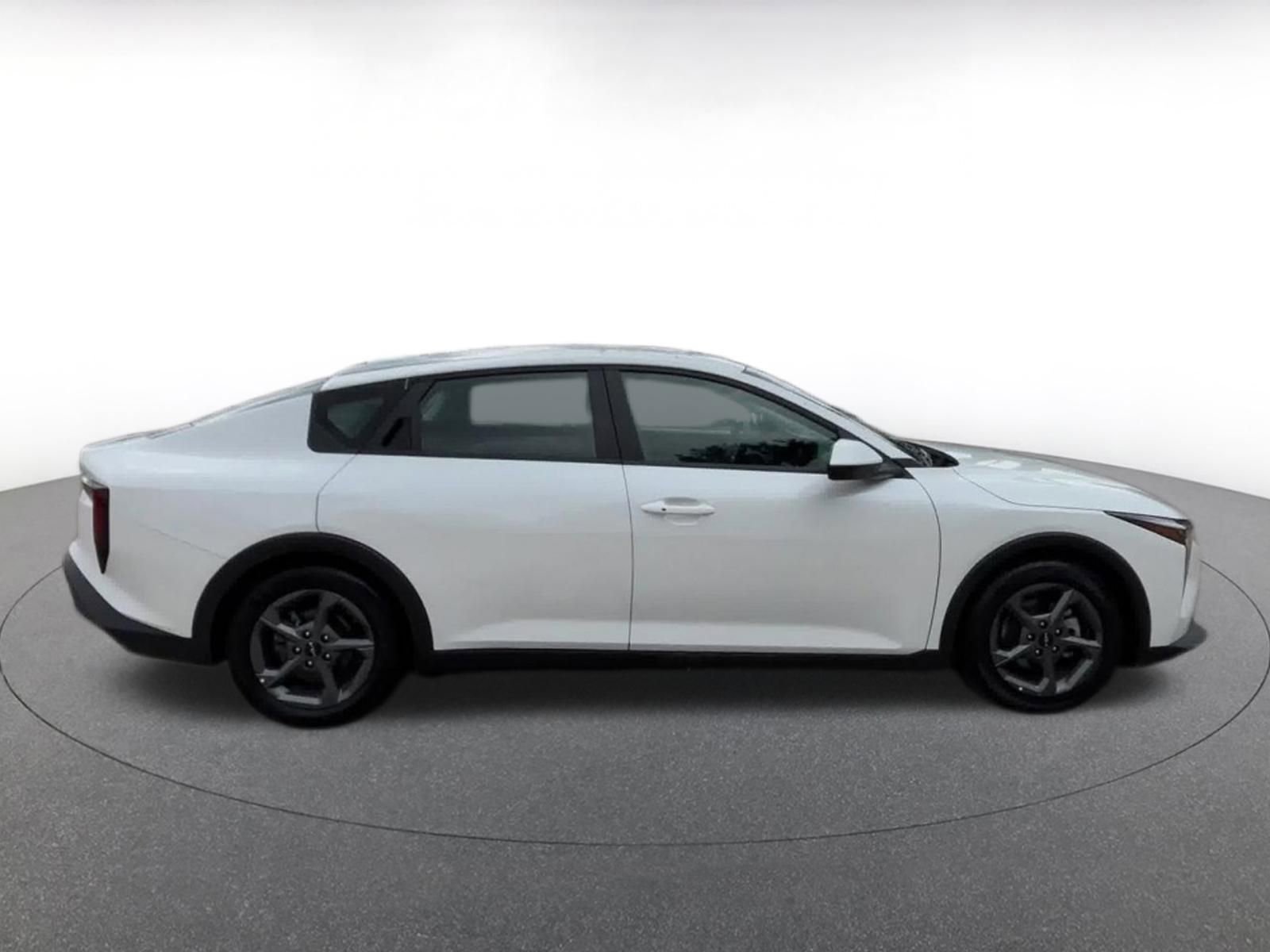 Used 2025 Kia K4 FWD image 16