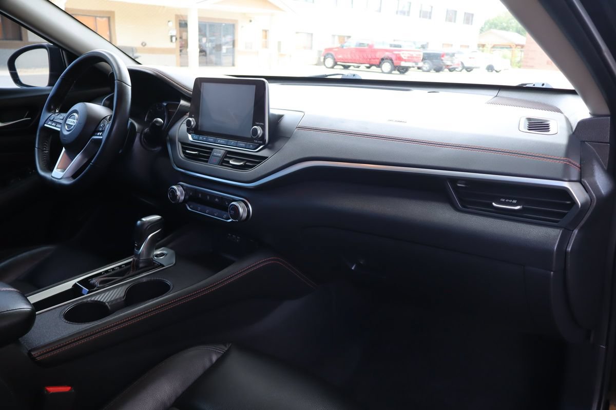 Used 2020 Nissan Altima 2.5 SR w/ Premium Package FWD image 17