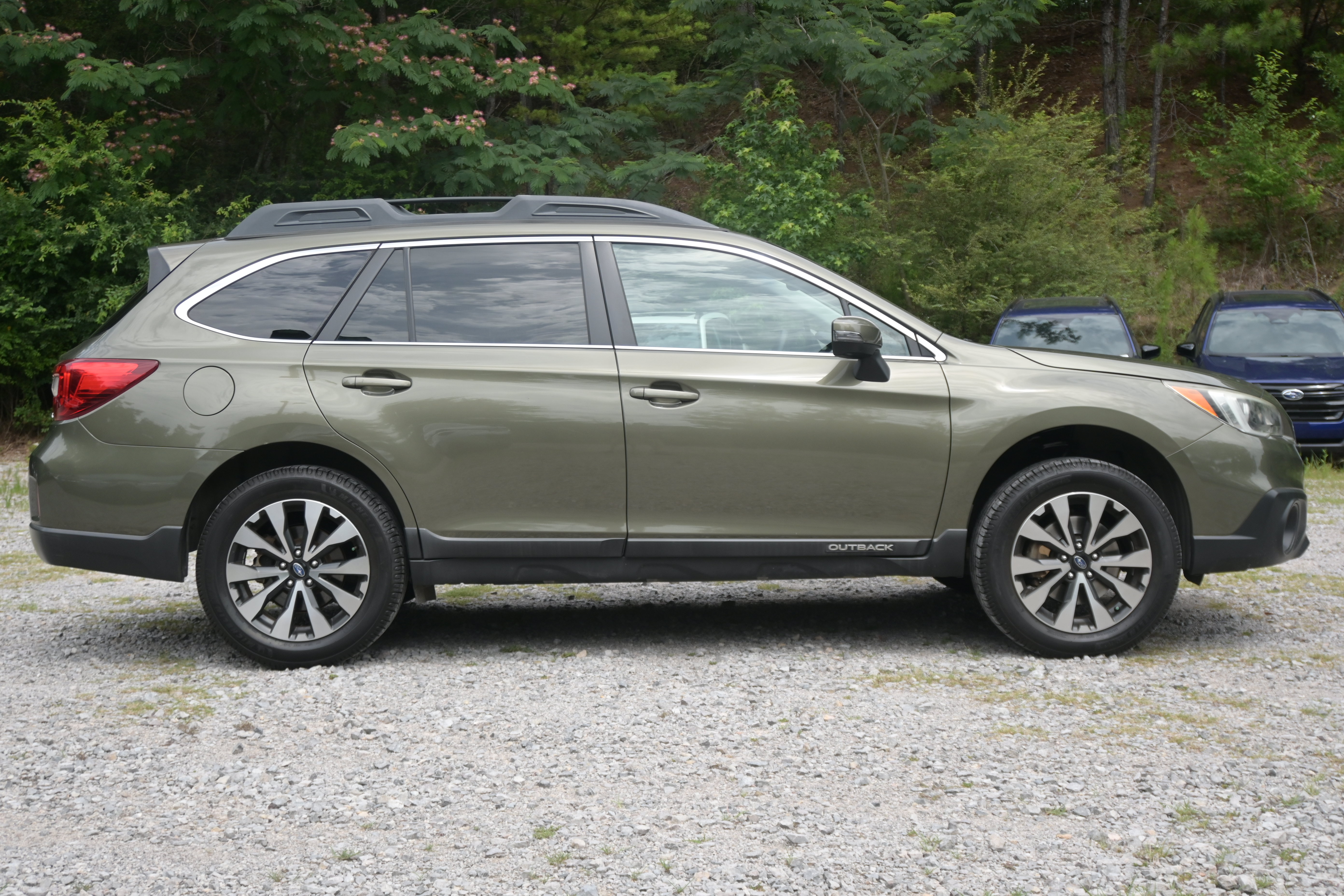 Used 2015 Subaru Outback 2.5i Limited AWD/4WD image 10
