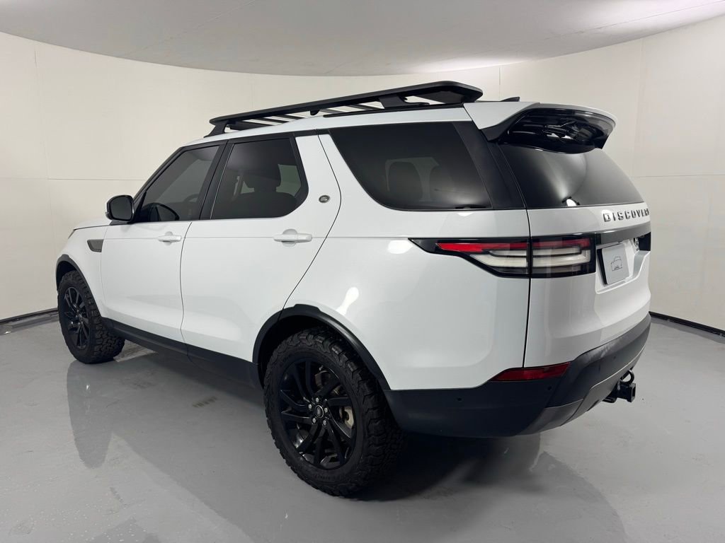 Used 2019 Land Rover Discovery SE image 7