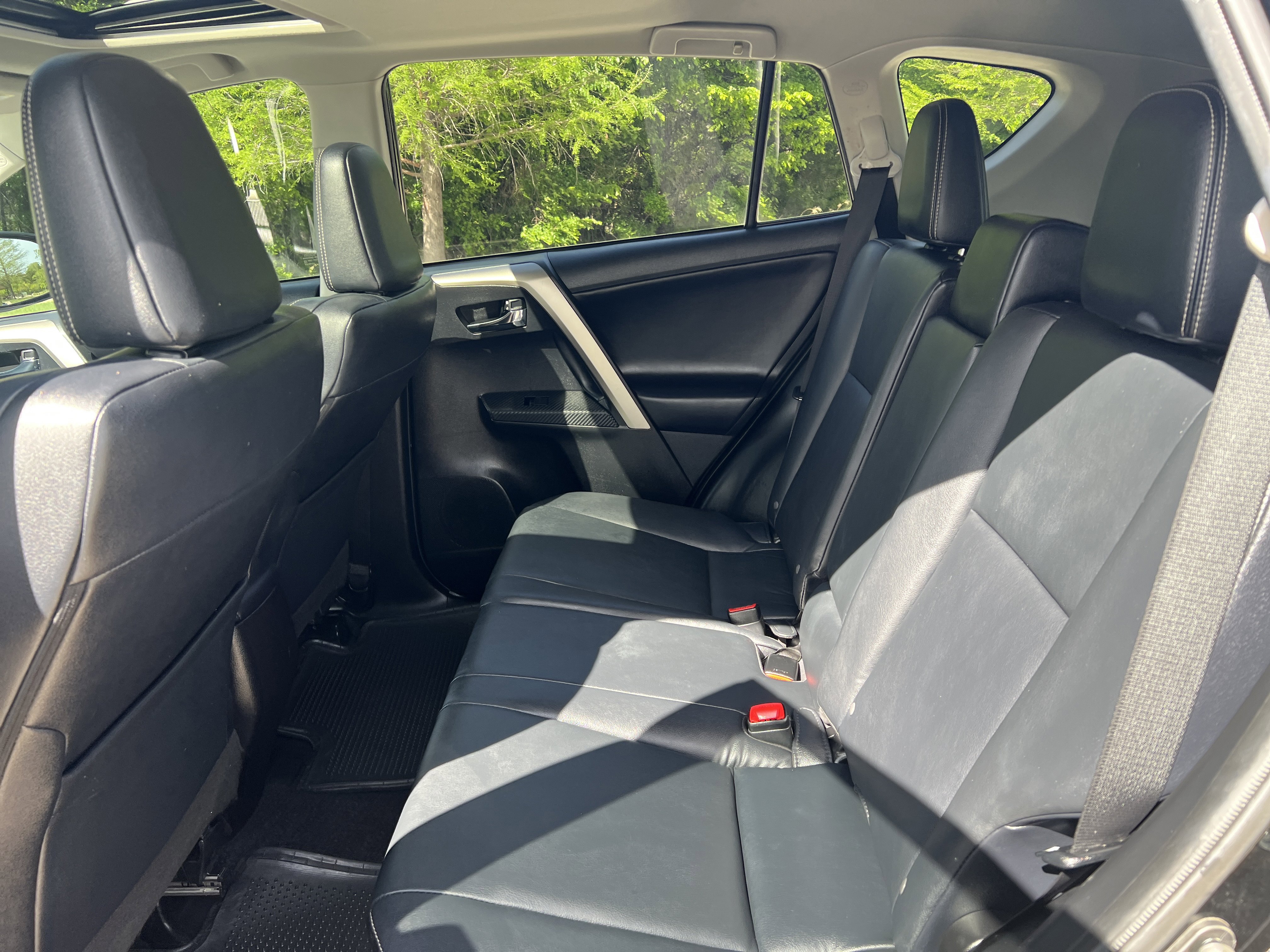 Used 2013 Toyota RAV4 Limited FWD image 28