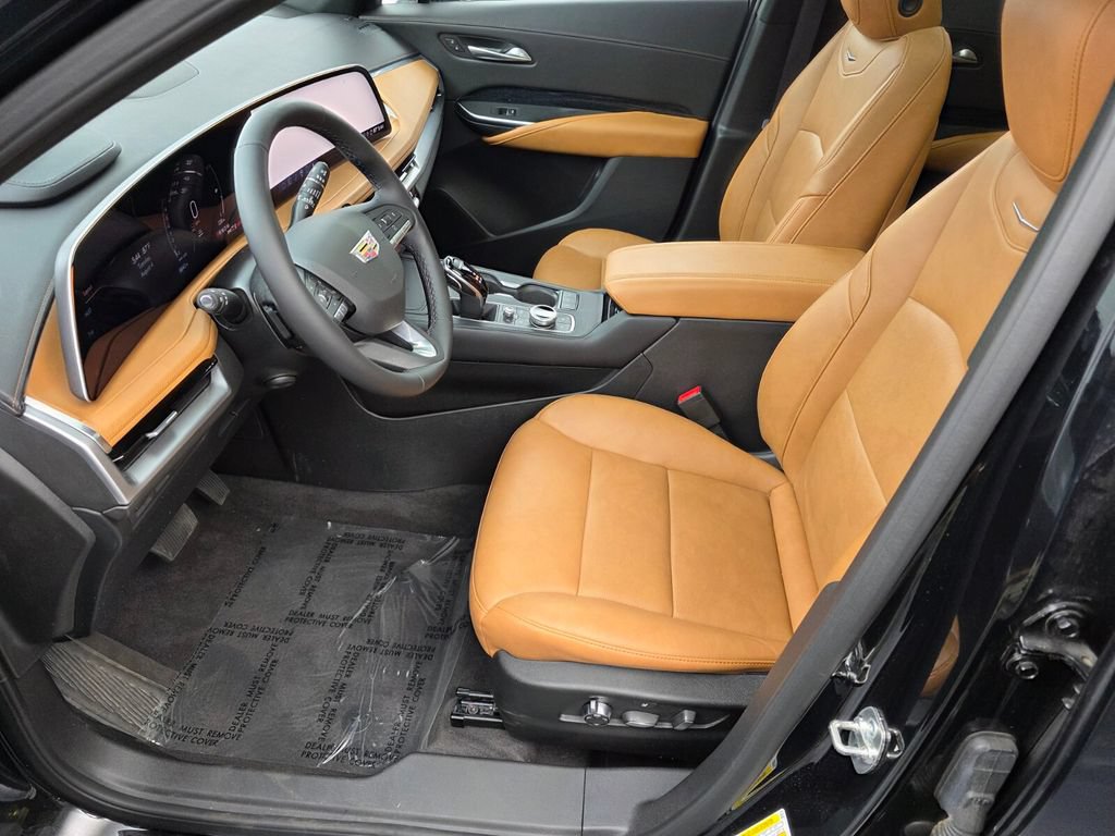 Used 2025 Cadillac XT4 Premium Luxury w/ Technology Package AWD/4WD image 9