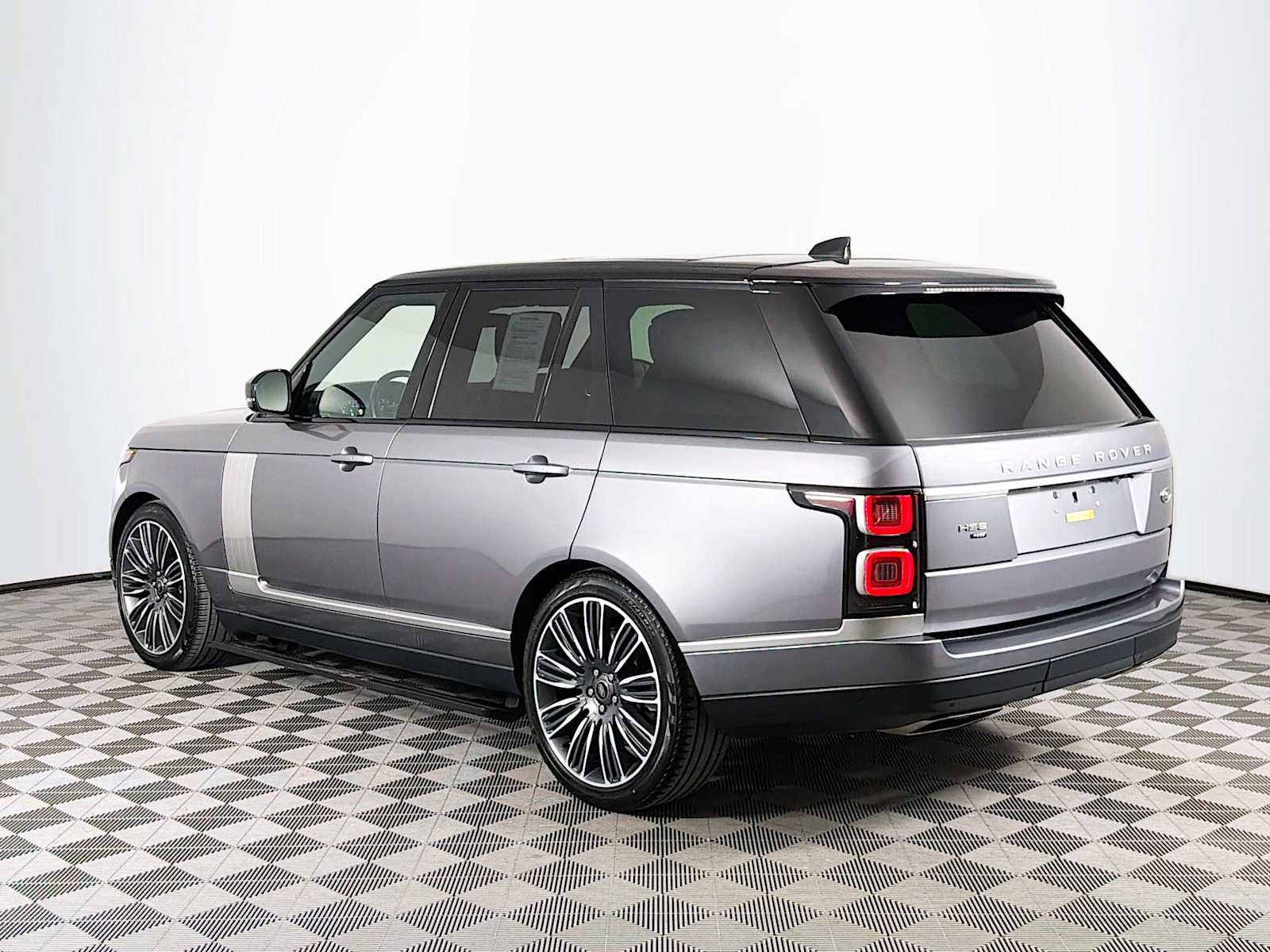 Used 2022 Land Rover Range Rover P525 Westminster Edition image 7
