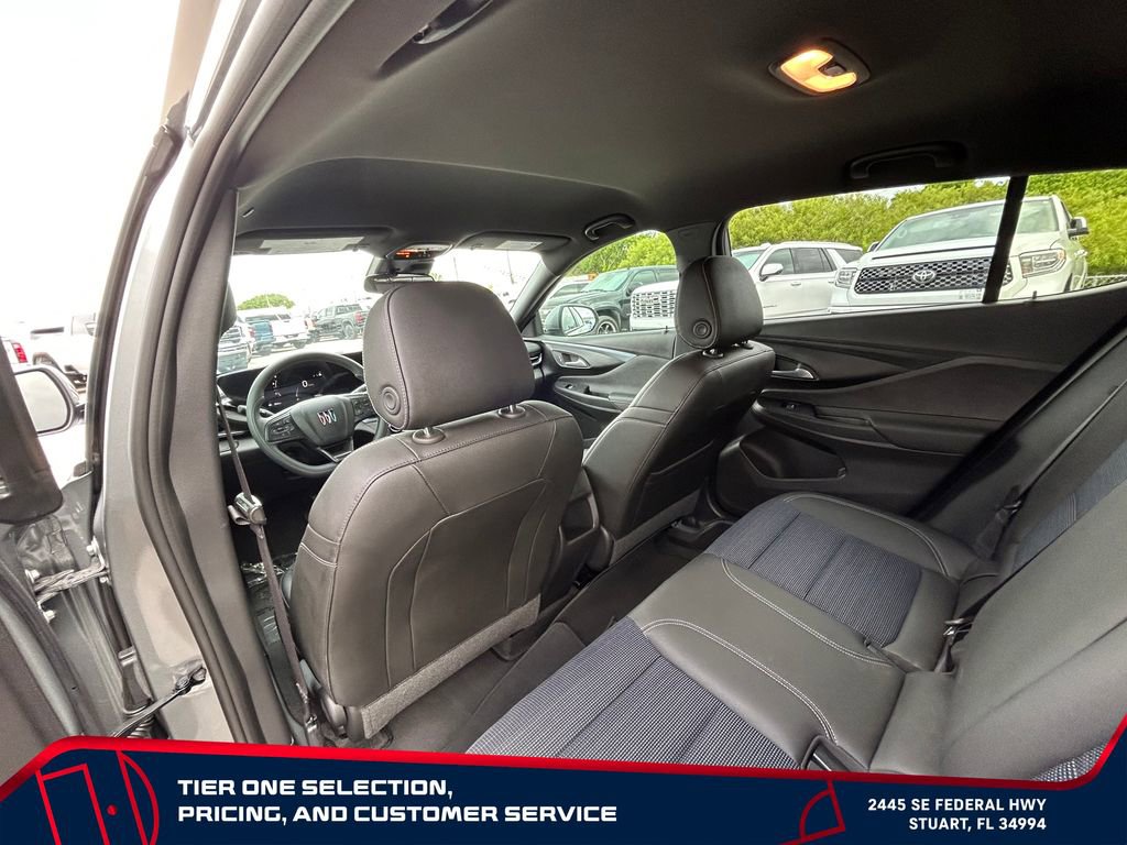 Used 2025 Buick Envista Preferred w/ Convenience II Package FWD image 14