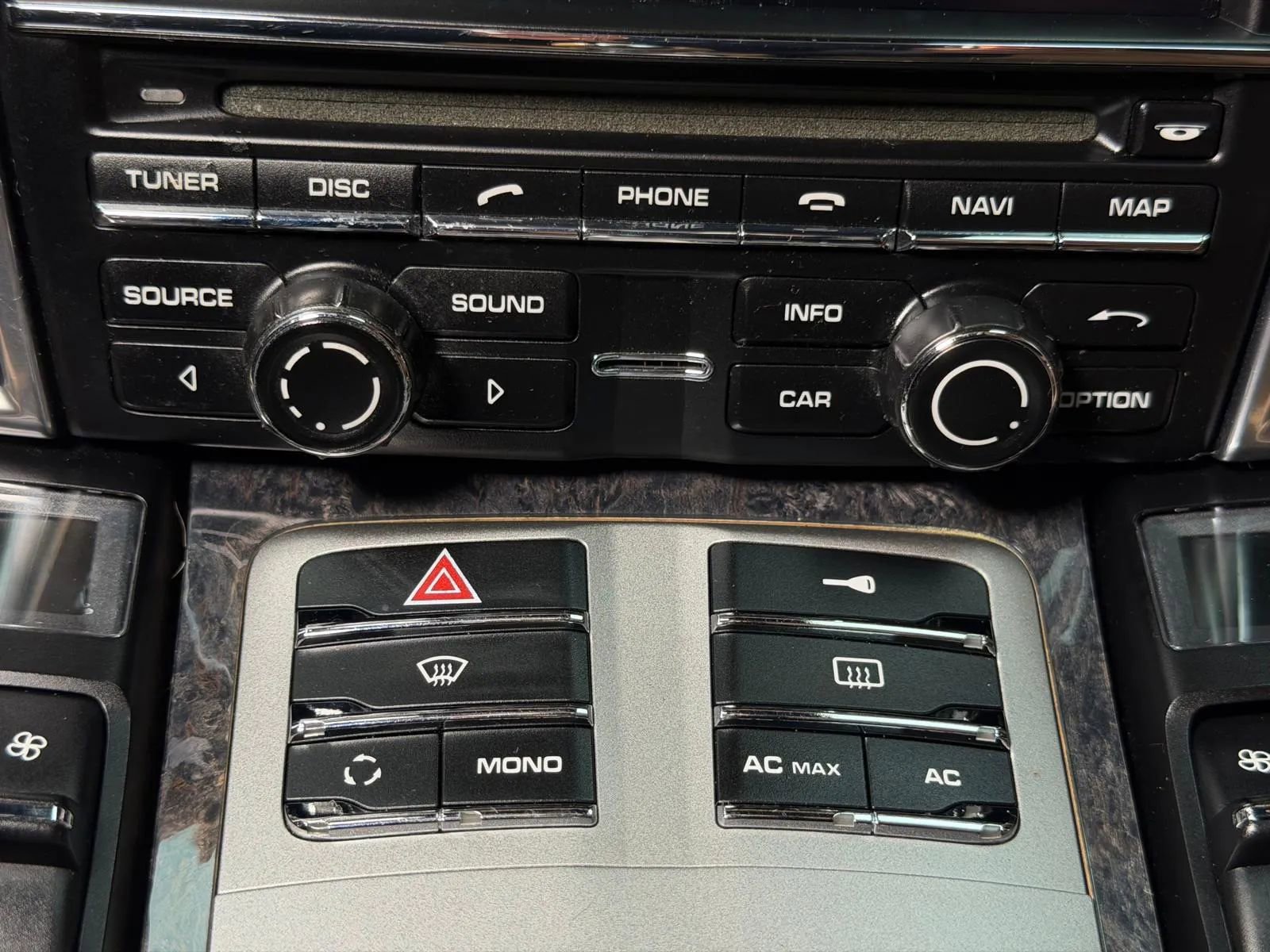 Used 2010 Porsche Panamera S image 34