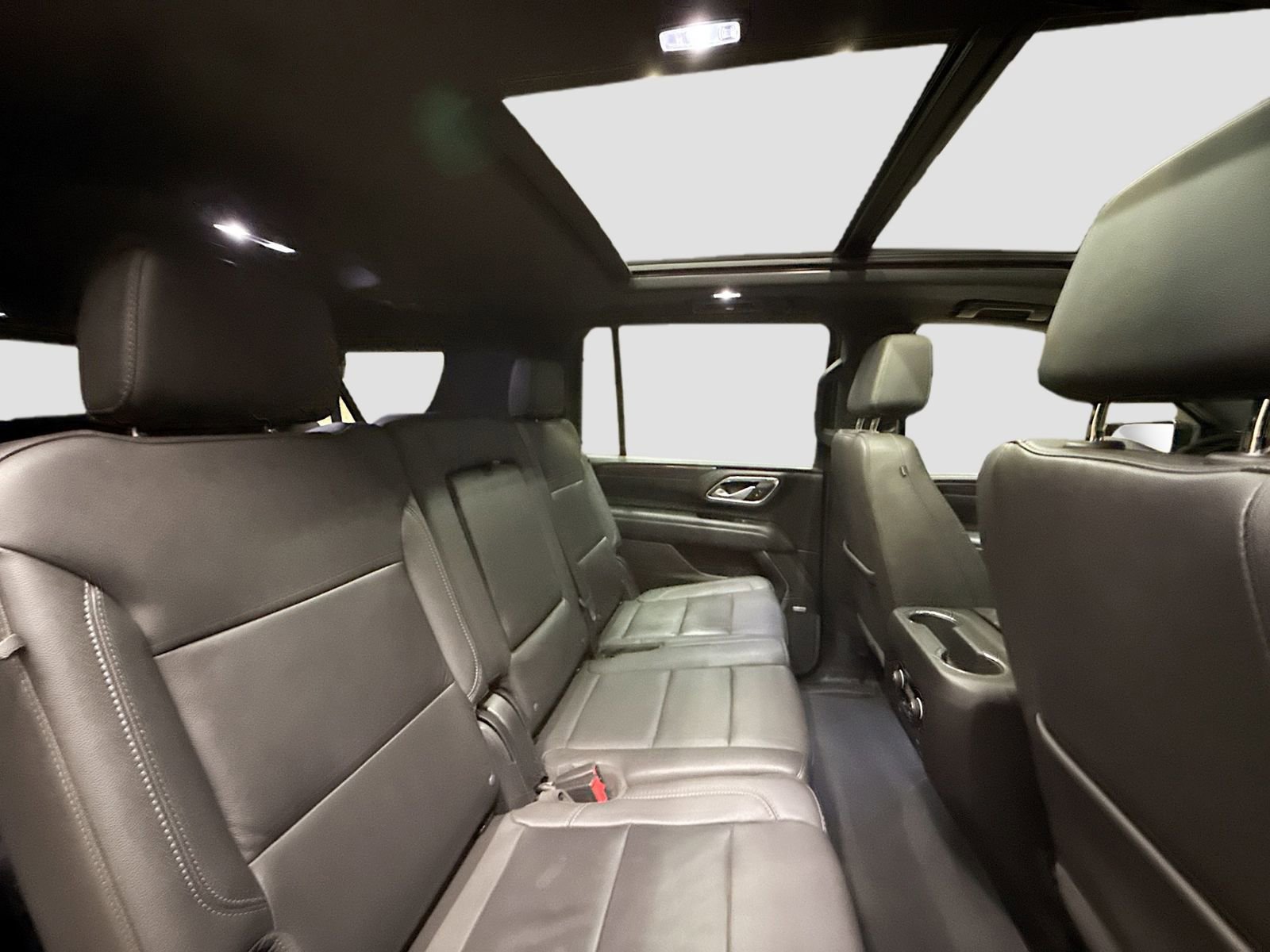 Used 2023 Chevrolet Suburban Z71 w/ Luxury Package image 33