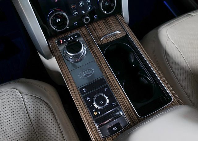Used 2019 Land Rover Range Rover HSE image 13