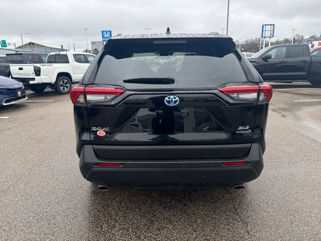 Used 2024 Toyota RAV4 XLE w/ Convenience Package image 7